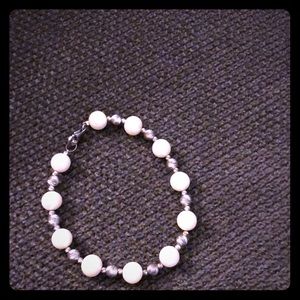 Pearl and white gold bracelet